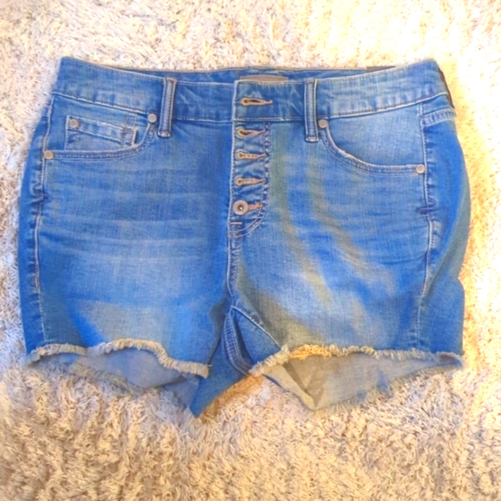 New torrid buttonfly shorts